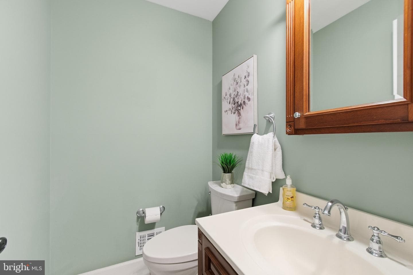 4526 Banff Street photo 25