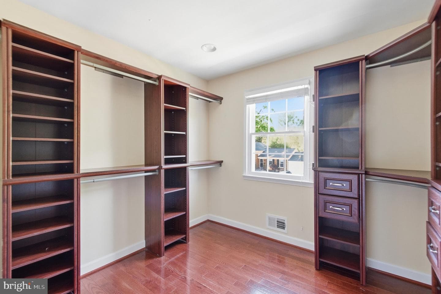 4526 Banff Street photo 30
