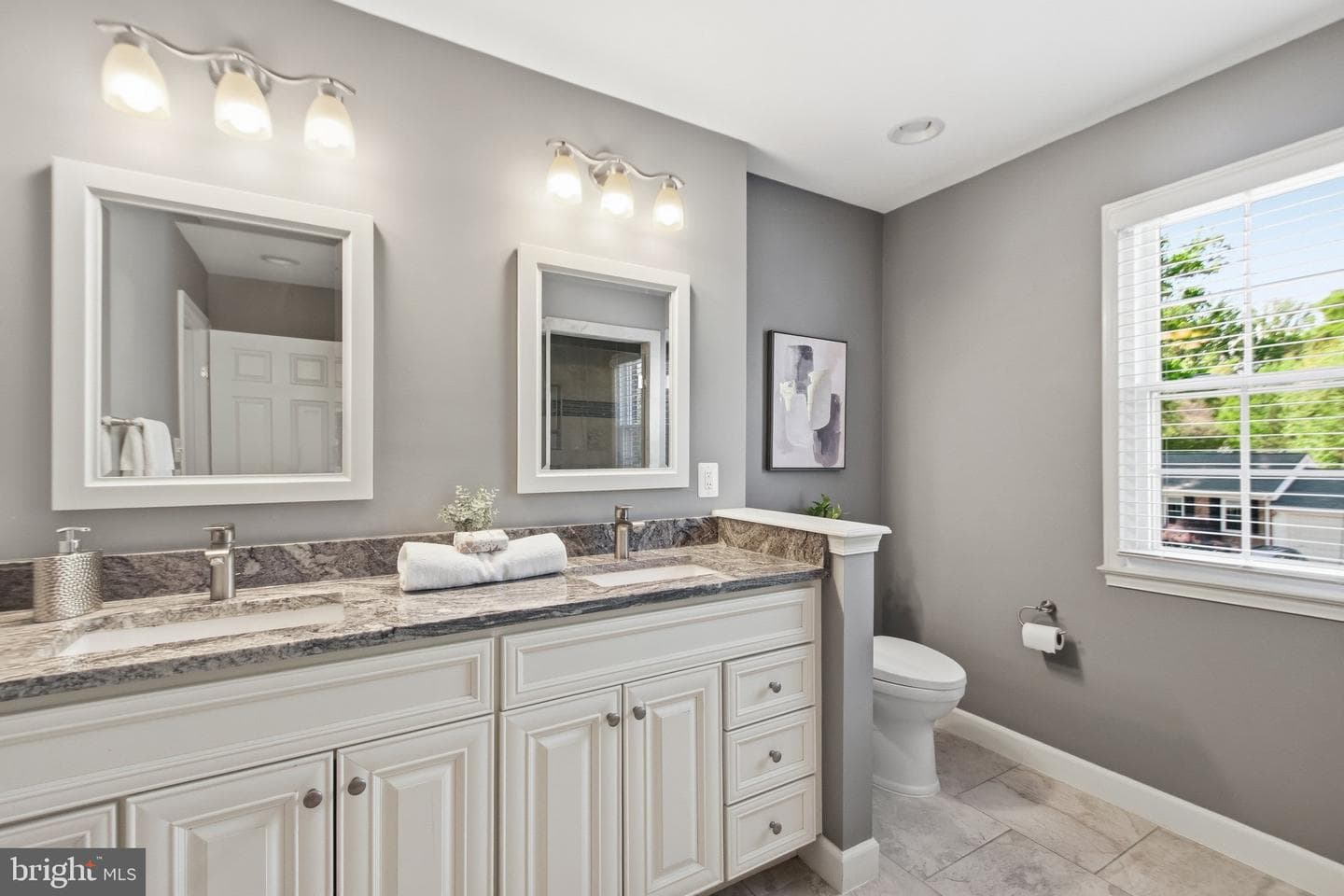 4526 Banff Street photo 32
