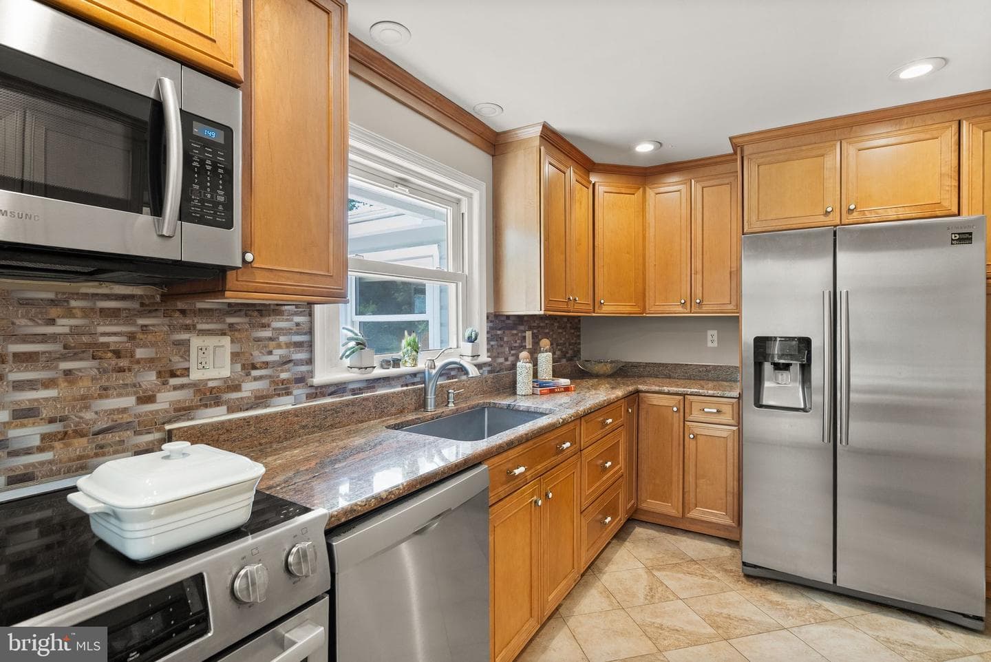 815 Seneca Road photo 18