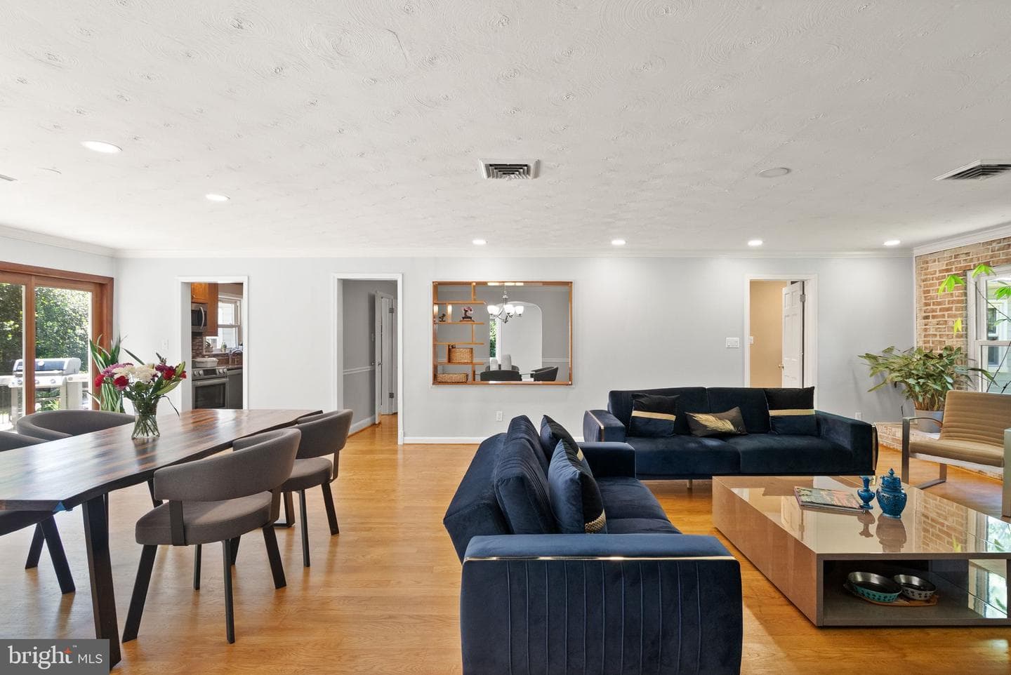 815 Seneca Road photo 25