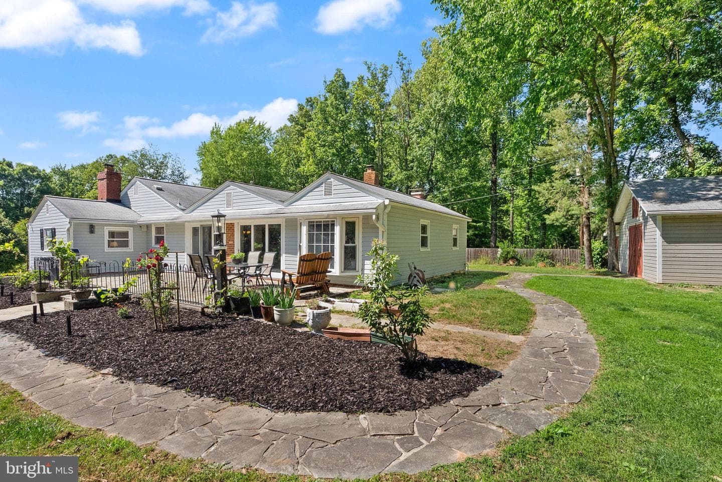 815 Seneca Road photo 48