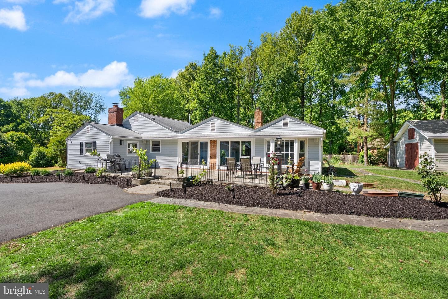 815 Seneca Road photo 52