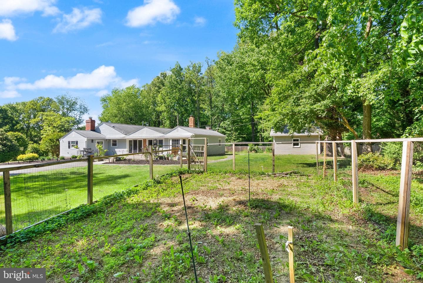 815 Seneca Road photo 54