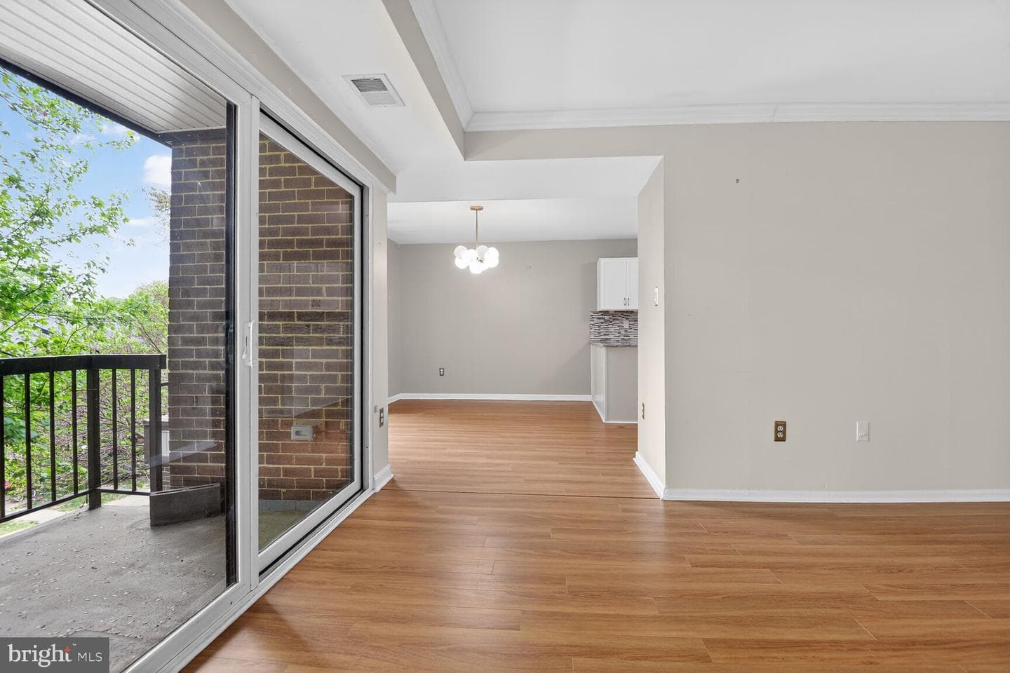 9725 Kings Crown Court #202 photo 6