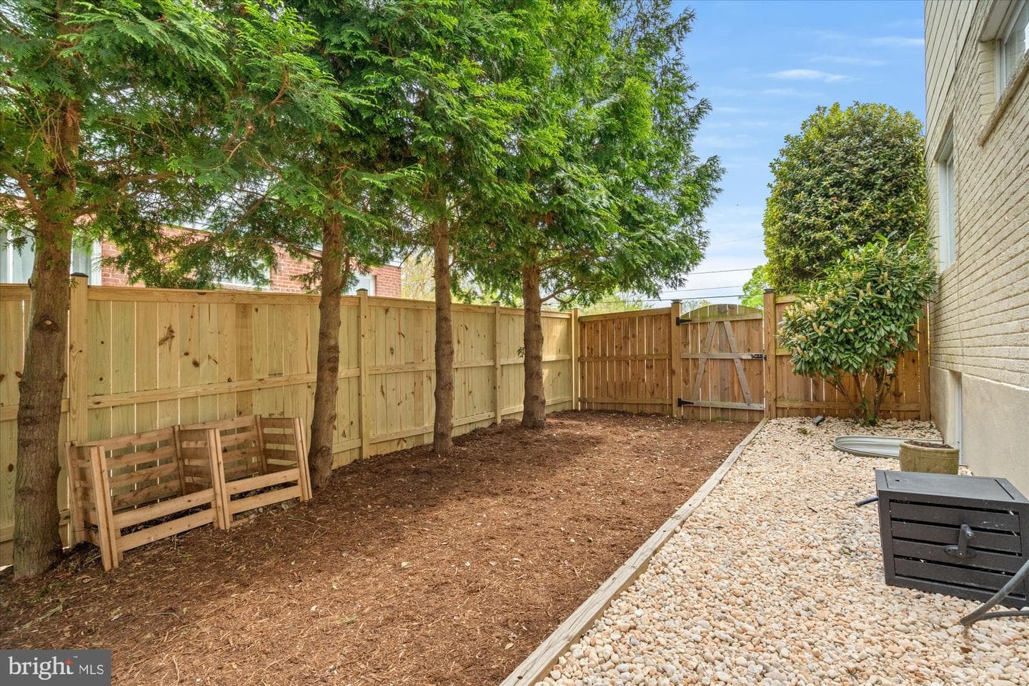 2206 Rollins Drive photo 4