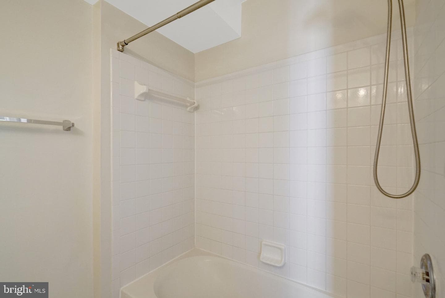 7530-E Coxton Court #113 photo 18