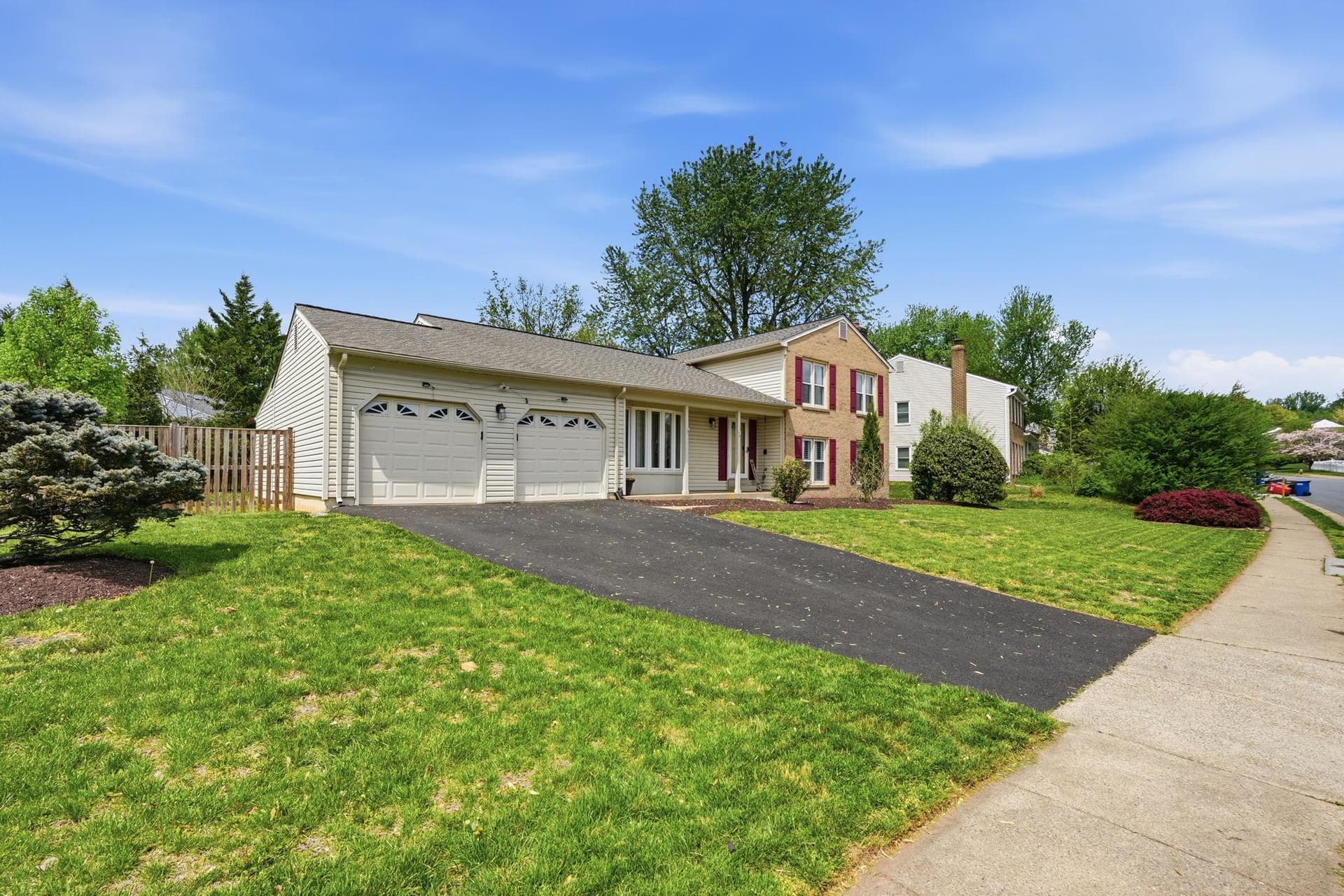 1630 Sadlers Wells Drive photo 4