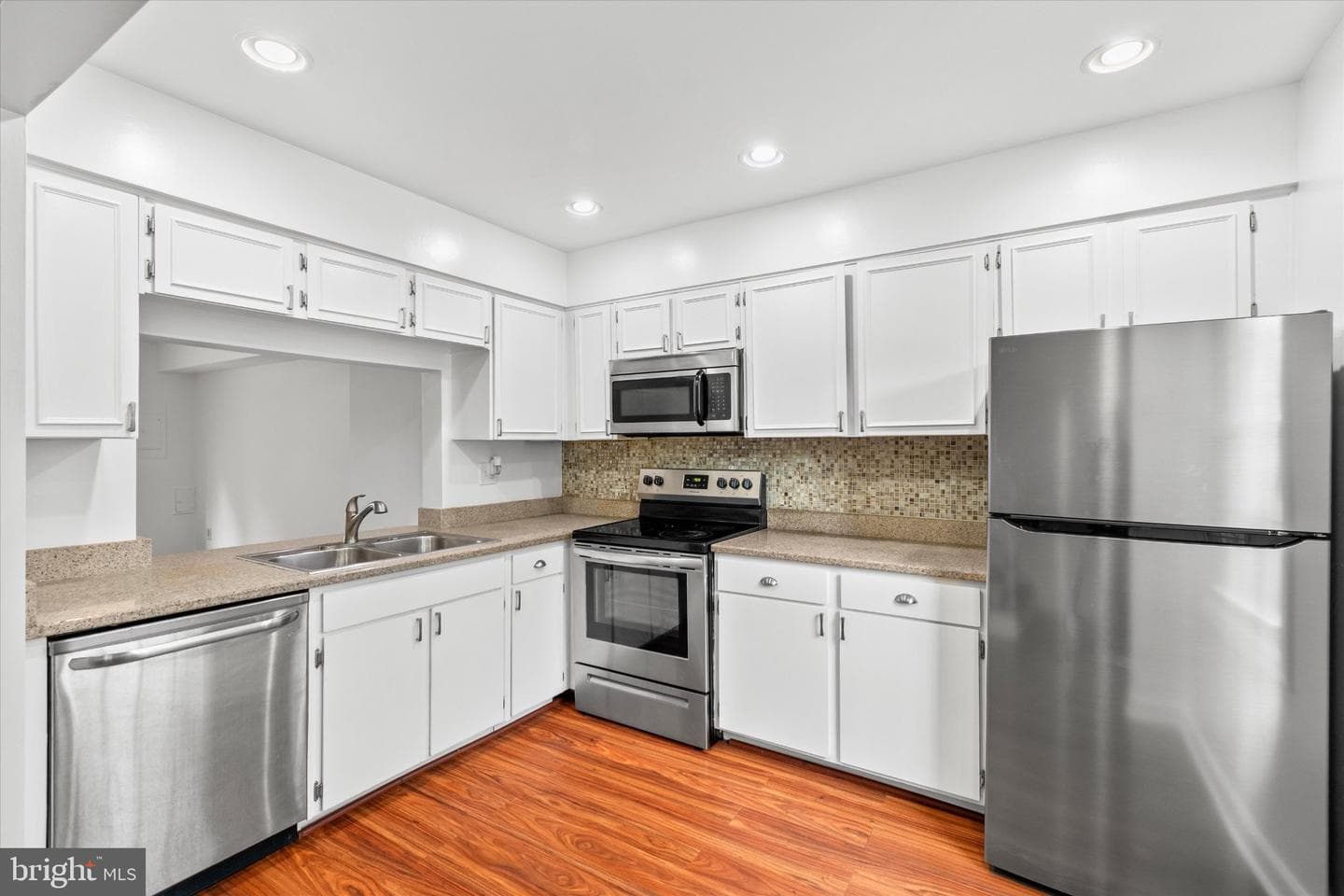 8123 Kingsway Ct # 268 photo 6