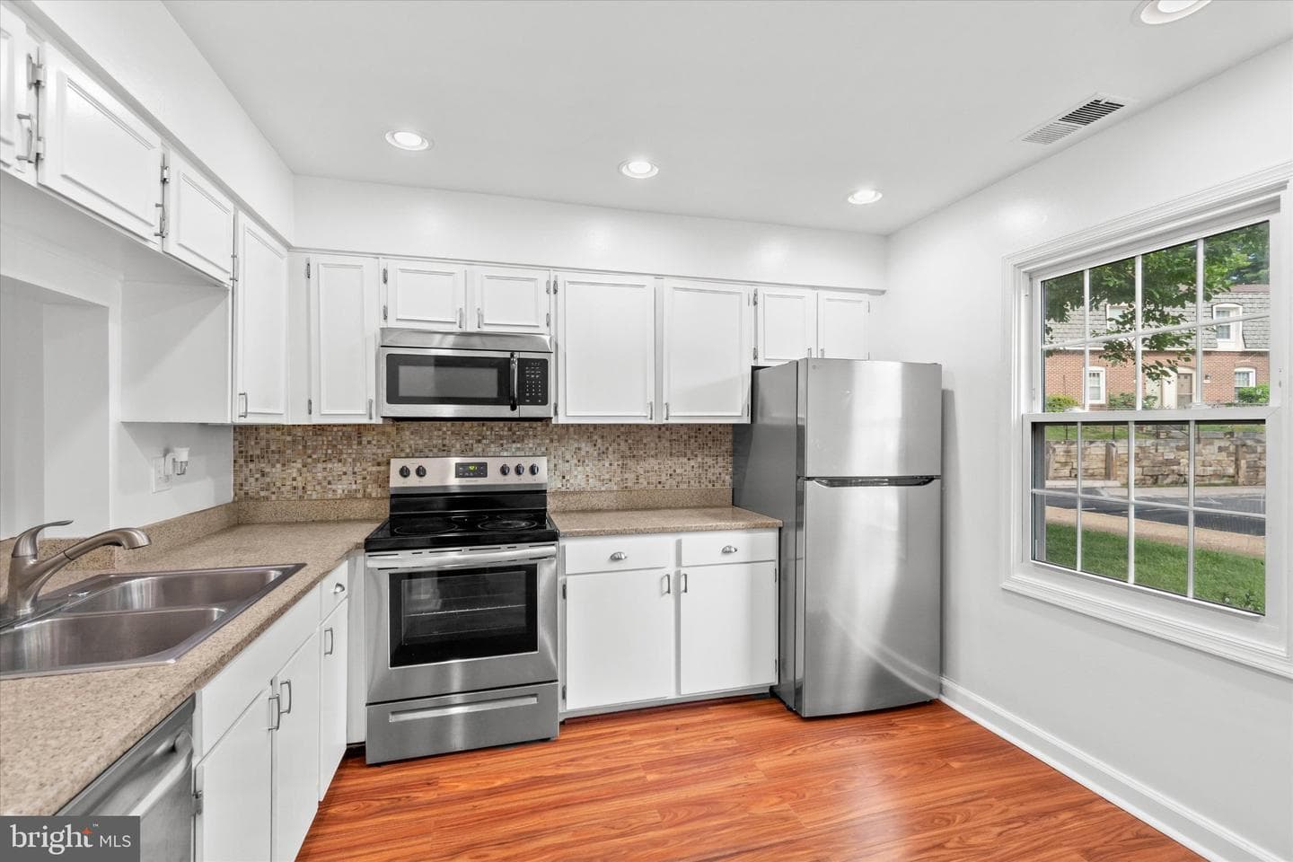 8123 Kingsway Ct # 268 photo 7