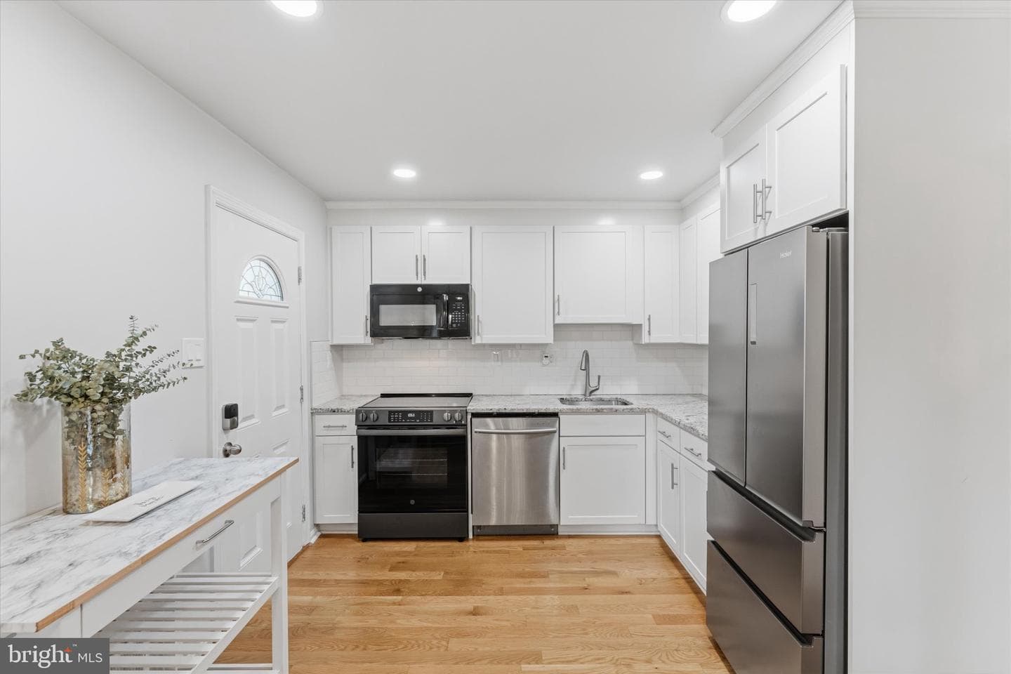 6014 Ticonderoga Court photo 8