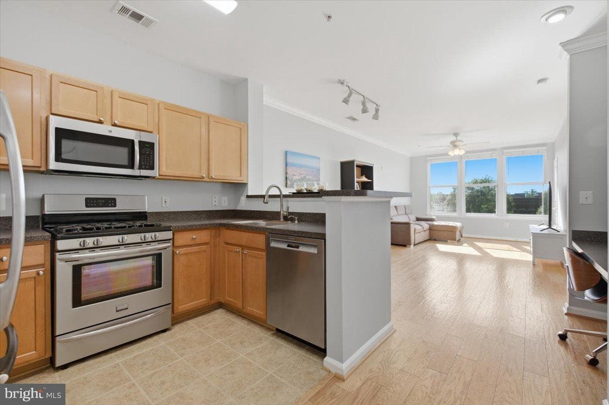 12000 Market Street #386 photo 22
