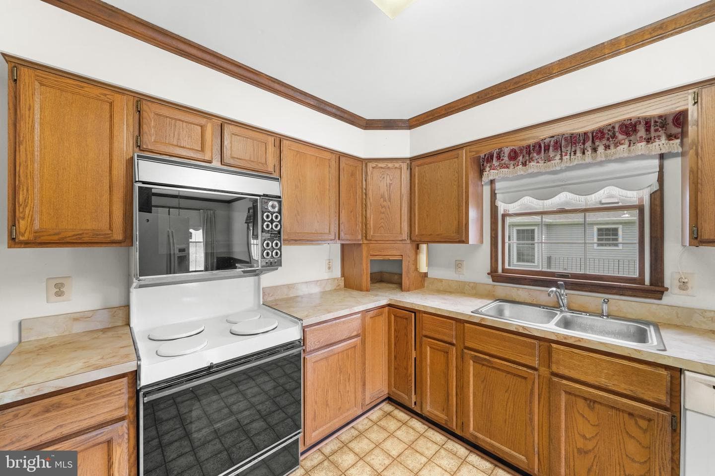 3342 Fern Hollow Place photo 5