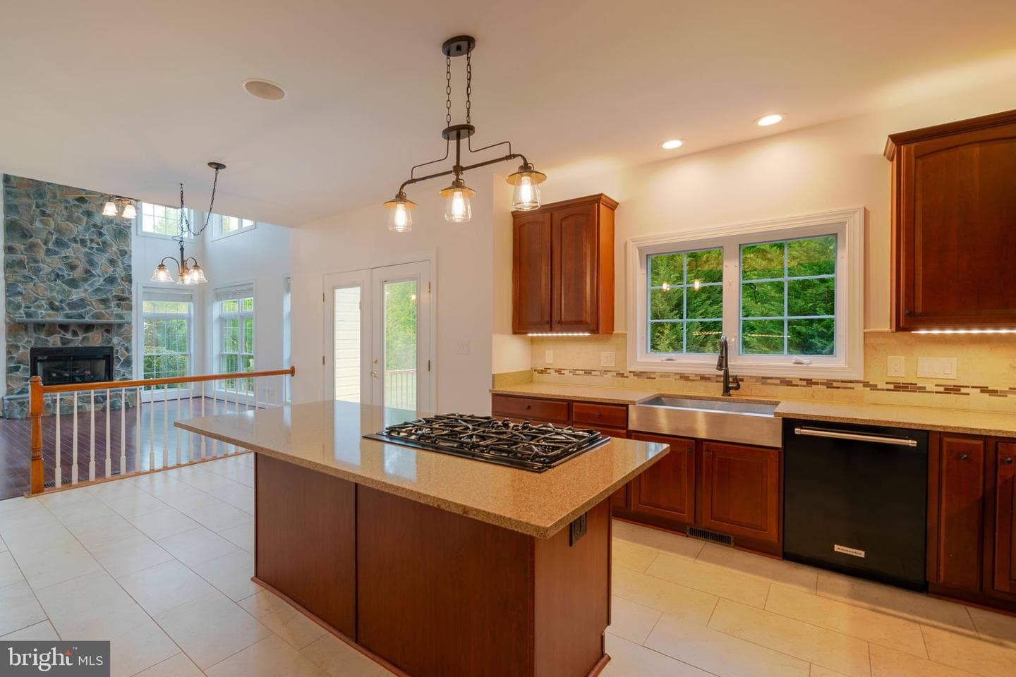 8038 Holland Road photo 11
