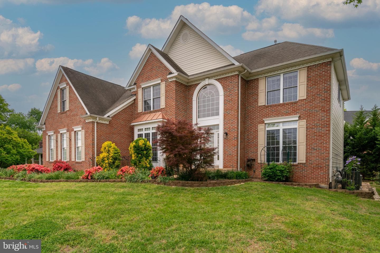 8038 Holland Road photo 2