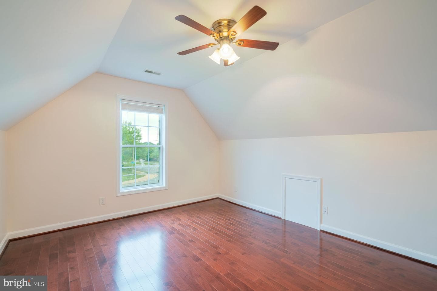 8038 Holland Road photo 46