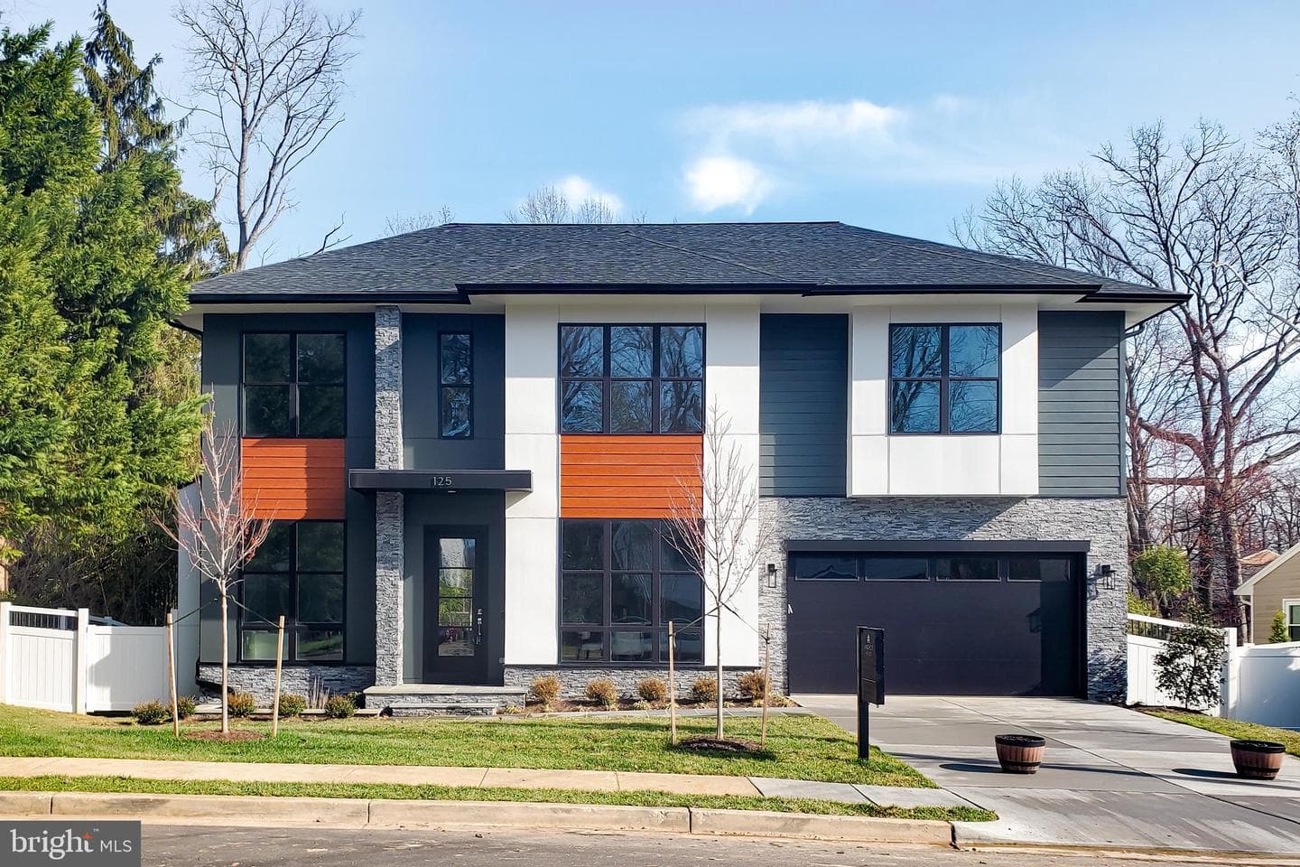 125 Casmar Street SE photo 45