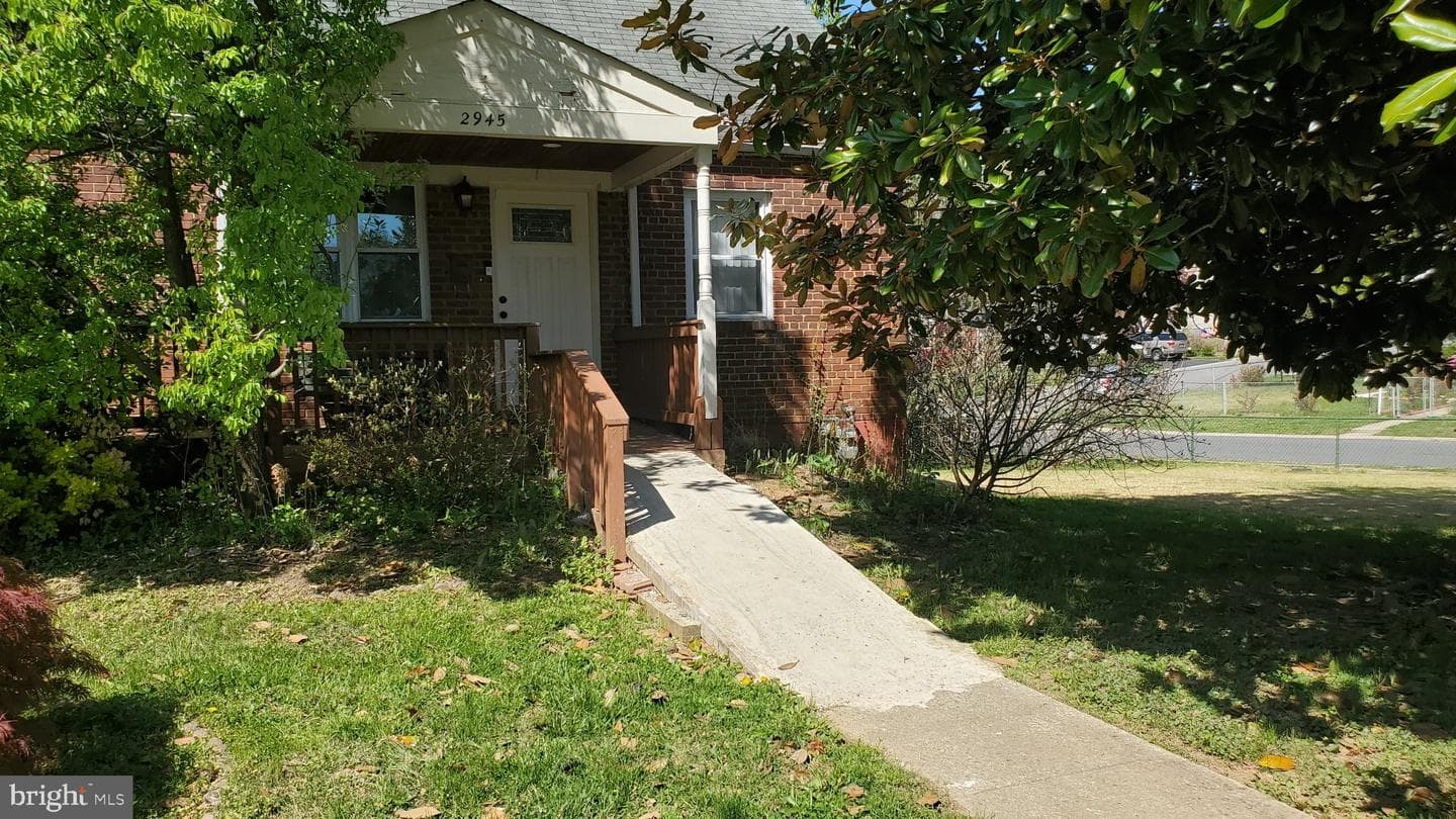 2945 Irvington Rd, Falls Church