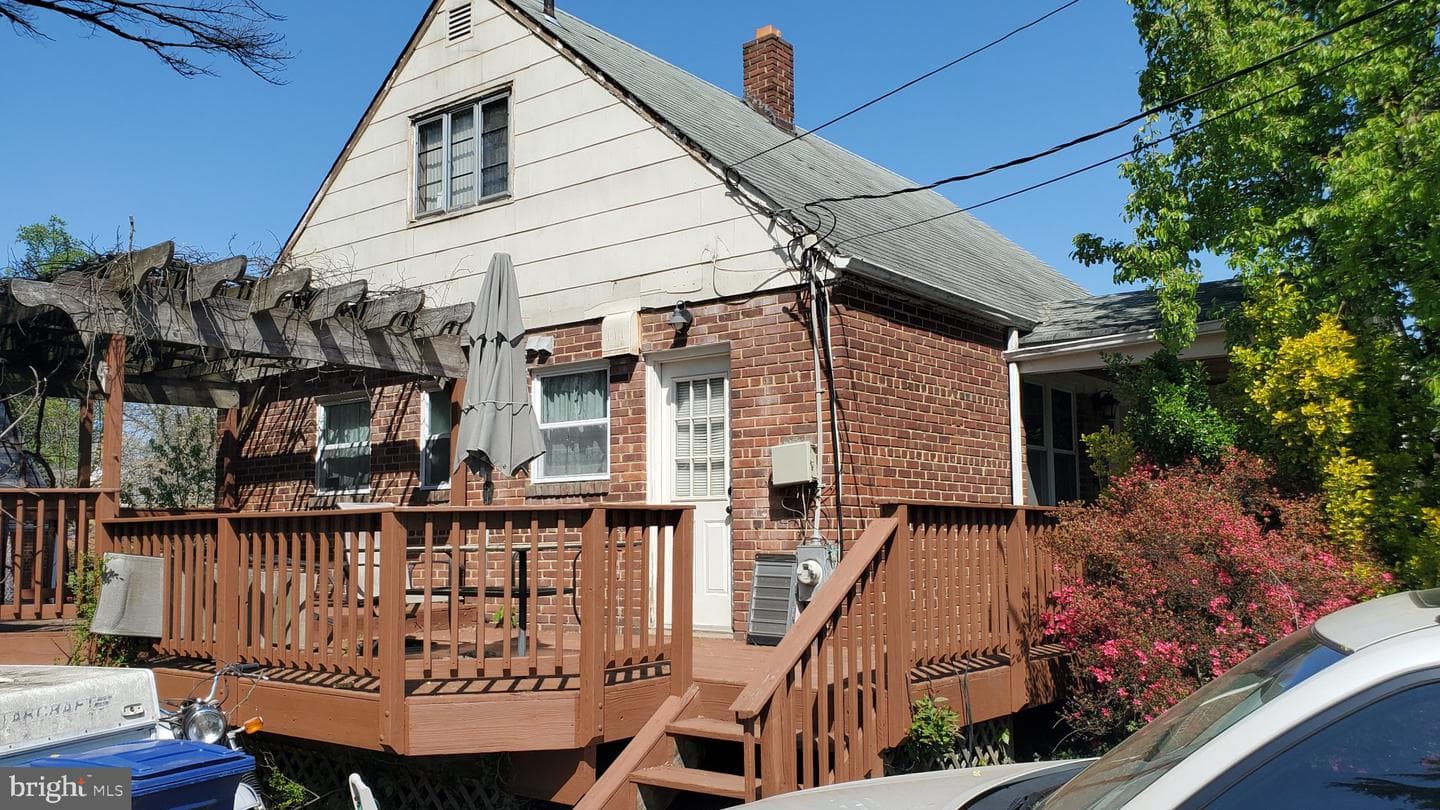 2945 Irvington Rd photo 3