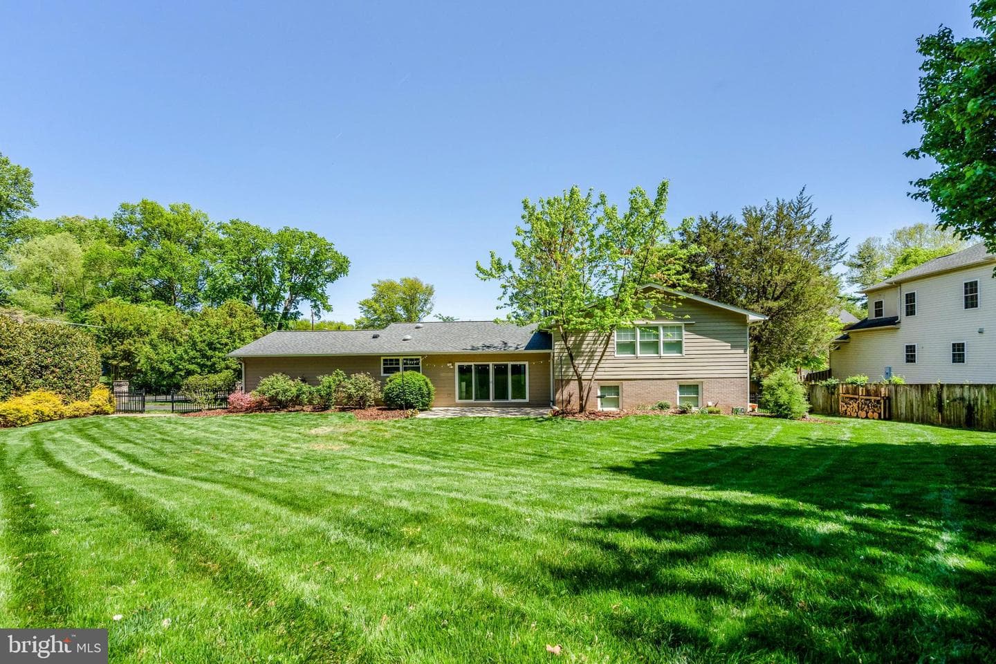 4510 Rhett Lane photo 2
