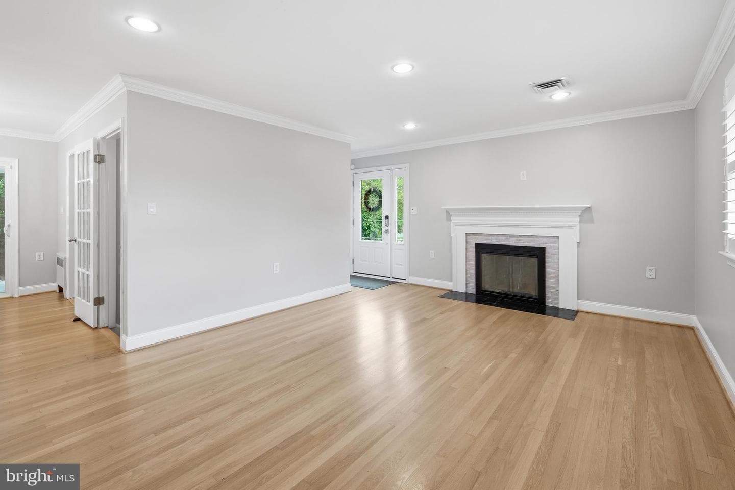6368 Hillcrest Place photo 3