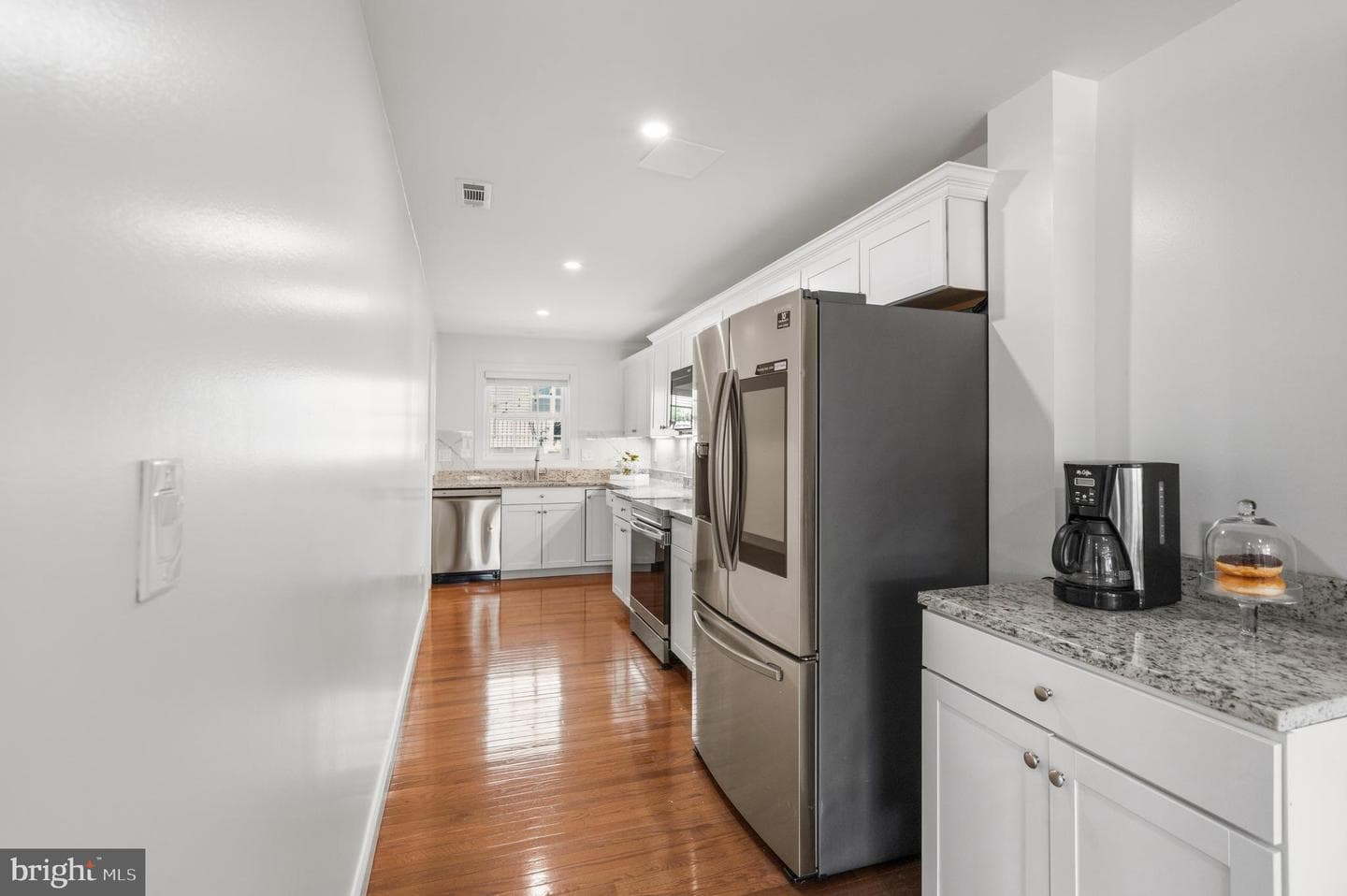 6634 Harriett Street photo 12