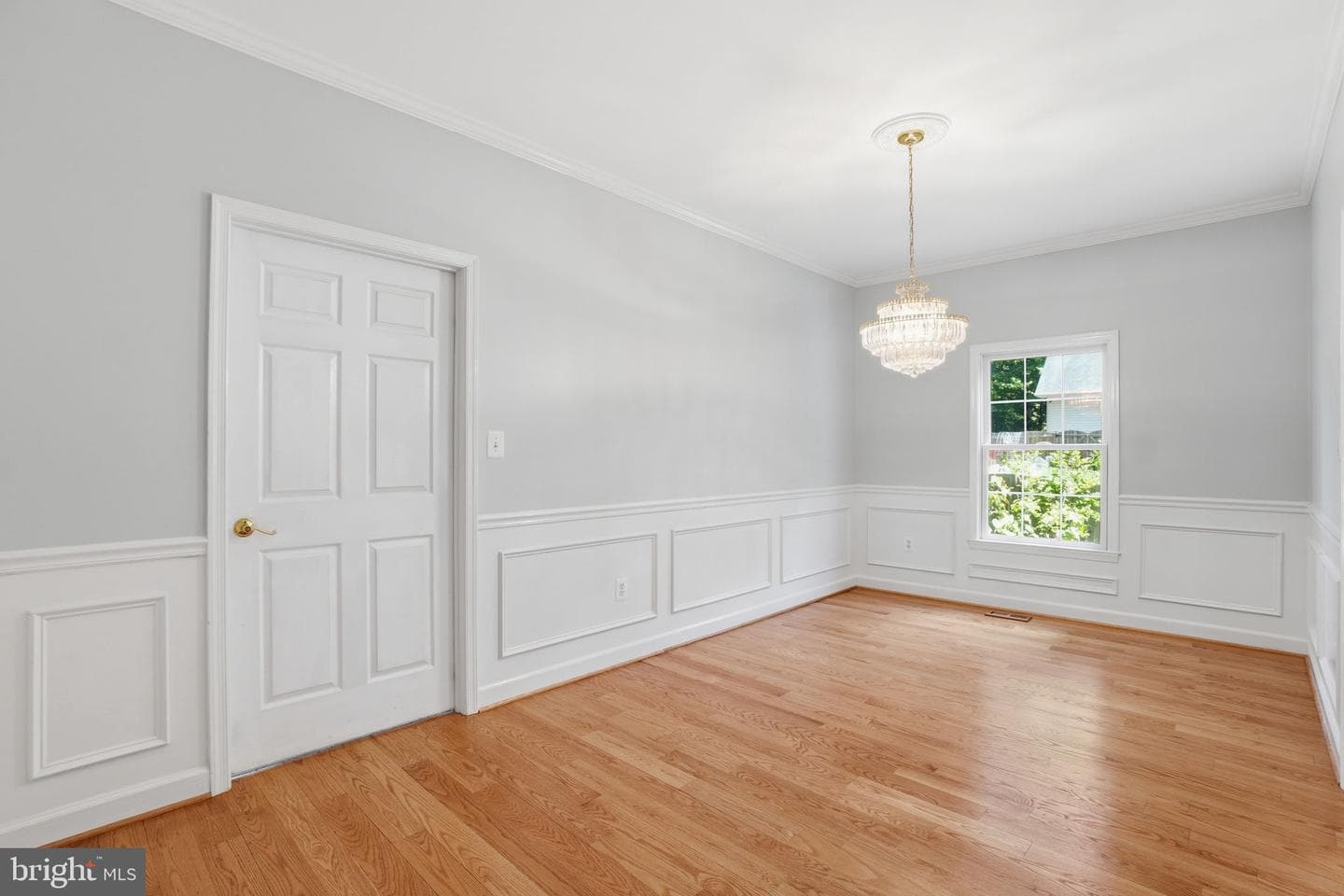 8613 Vernon Avenue photo 15
