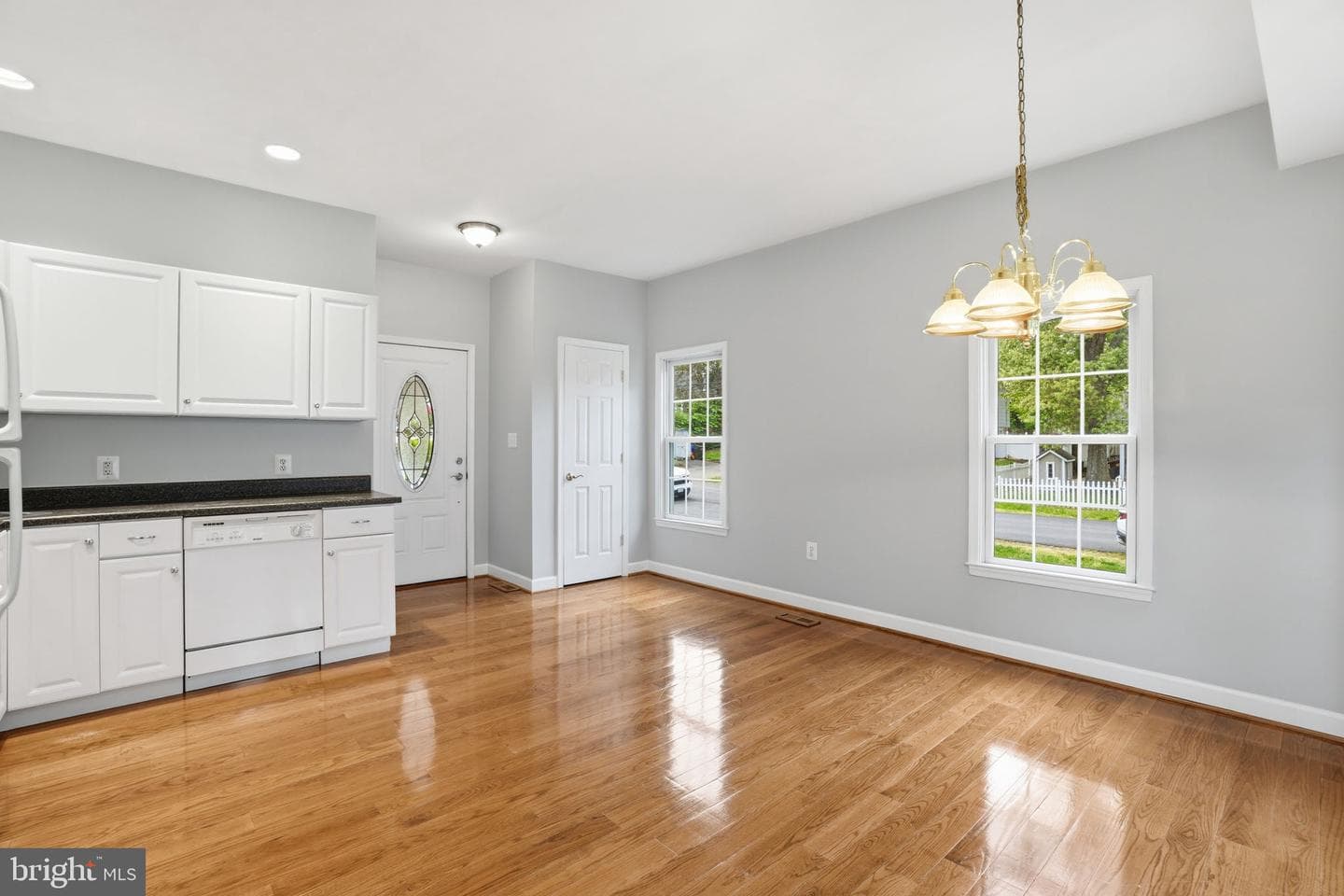8613 Vernon Avenue photo 37