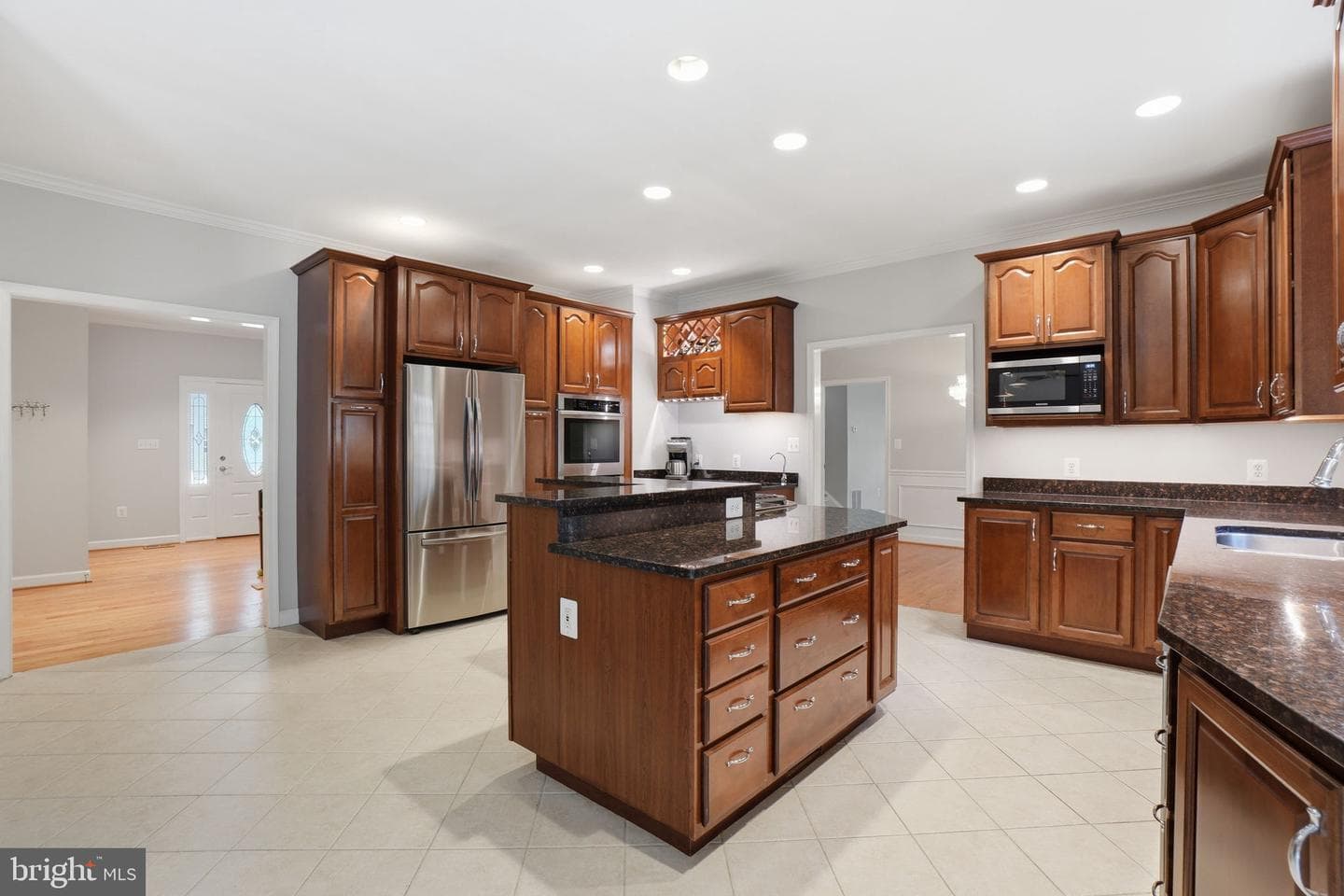 8613 Vernon Avenue photo 9
