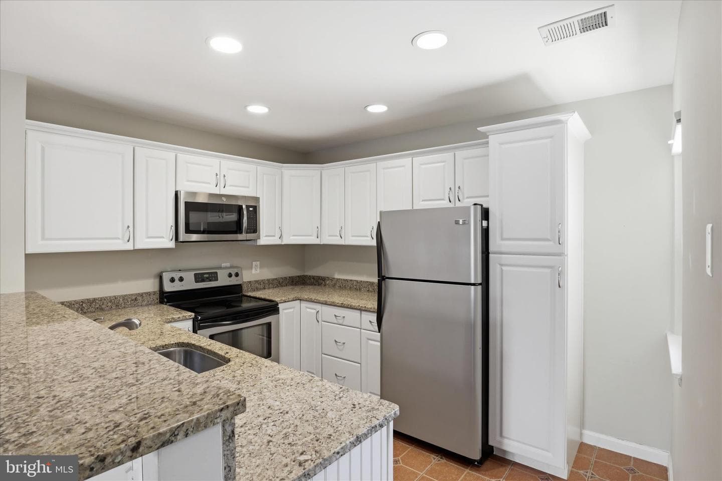 2444 Glengyle Drive #242 photo 8