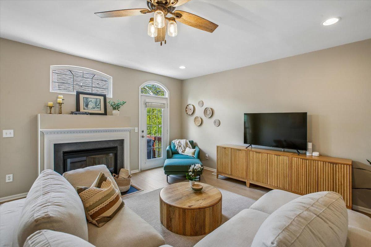 7850 Locust Leaf Lane photo 3