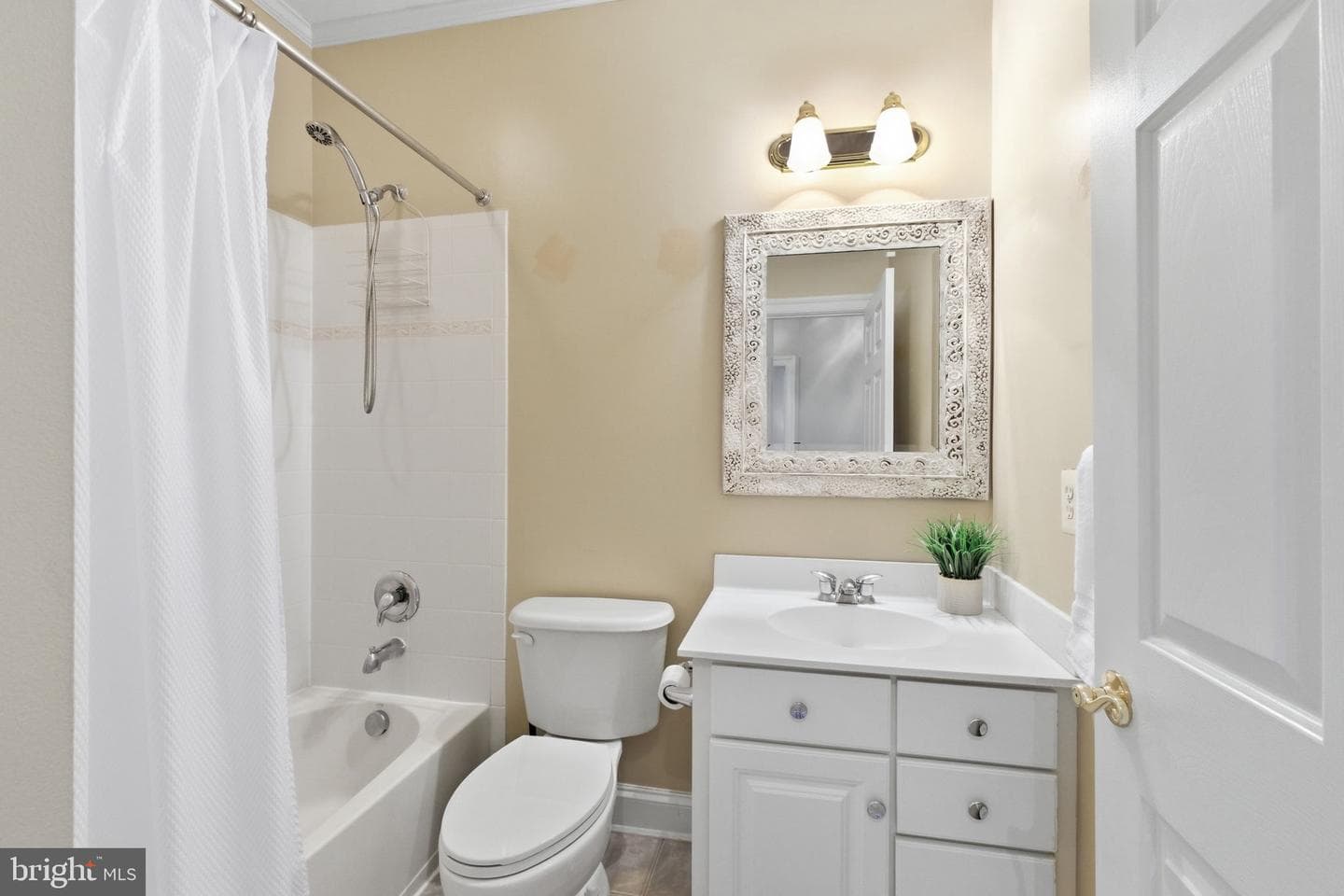 7046 Mundy Point Court photo 35
