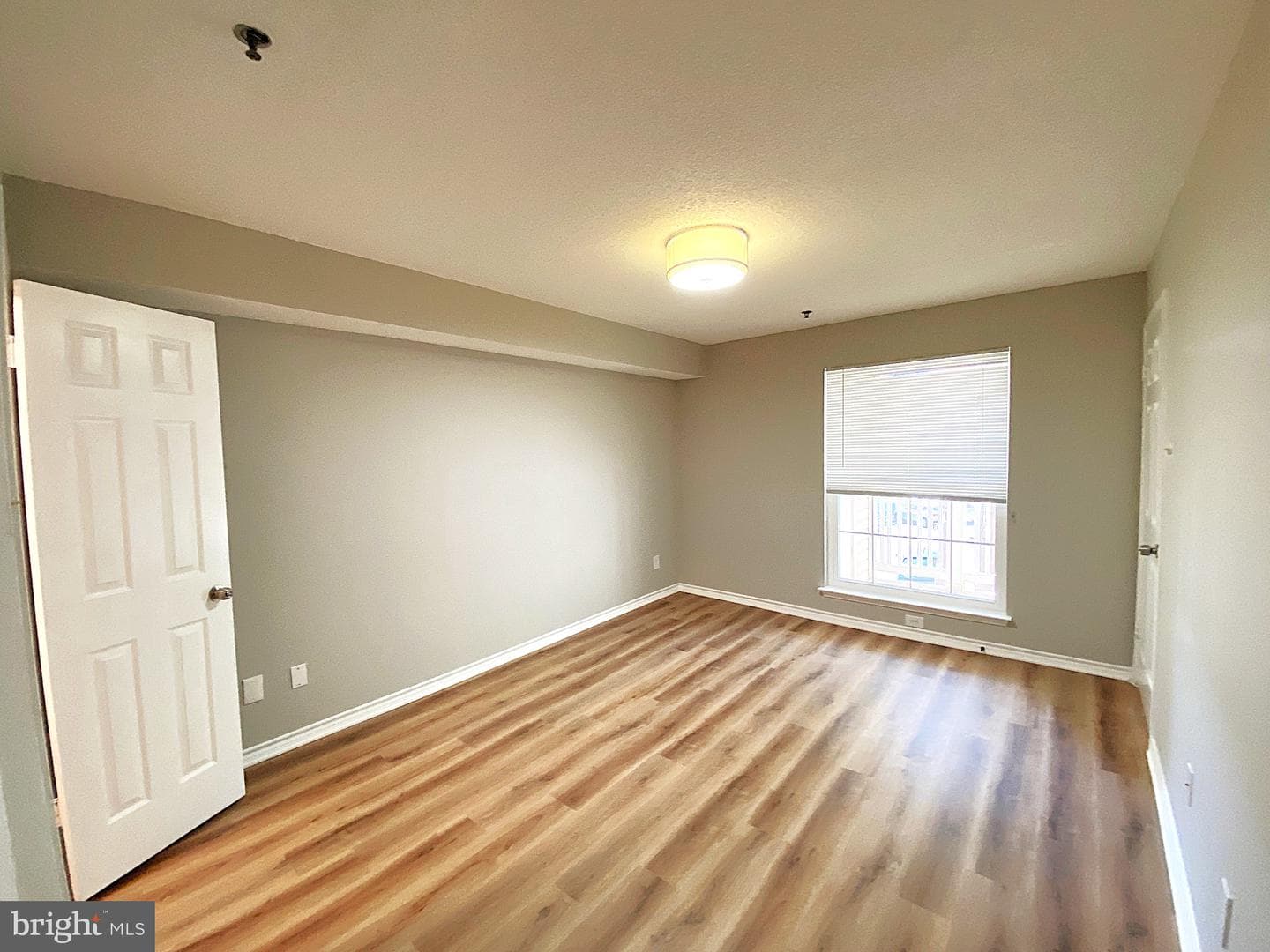 1524 Lincoln Way #209 photo 21