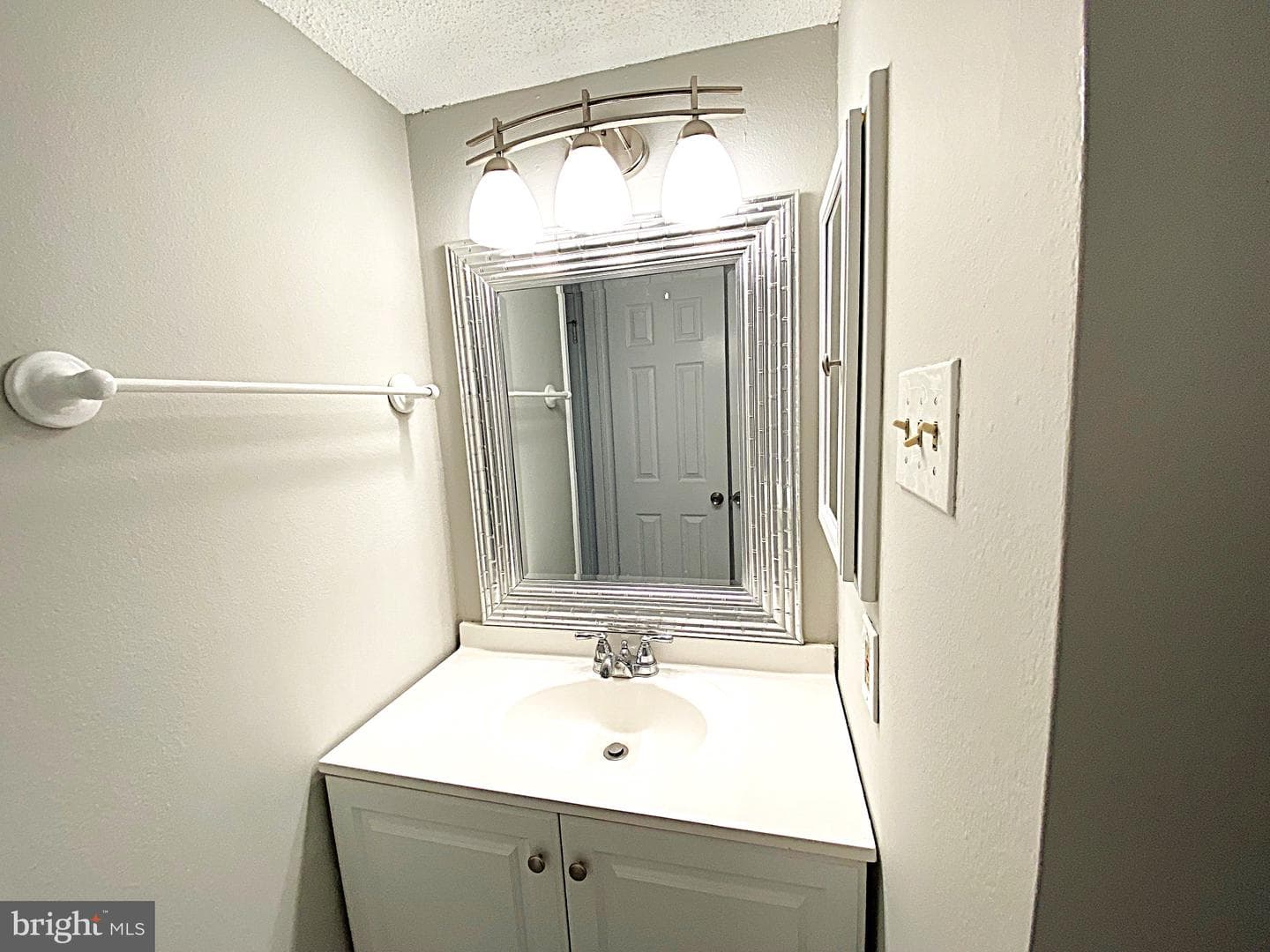 1524 Lincoln Way #209 photo 29