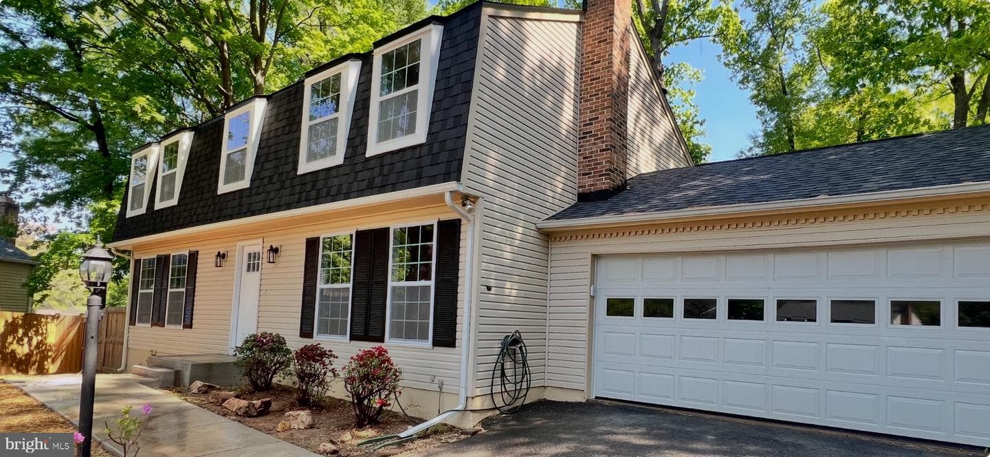 2283 Dosinia Court, Reston