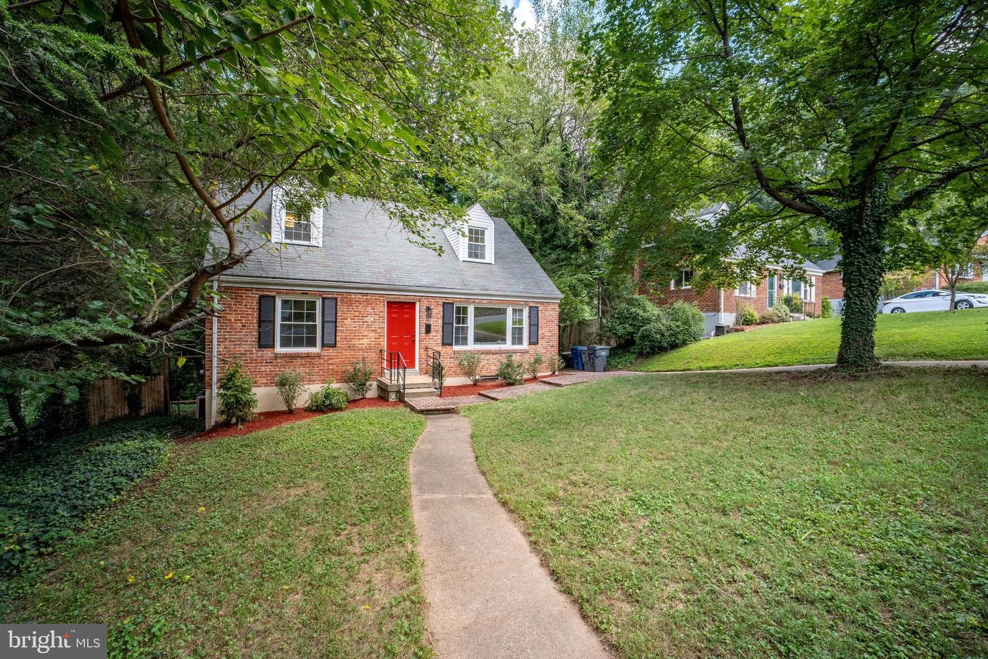 6474 Oakwood Drive, Falls Church