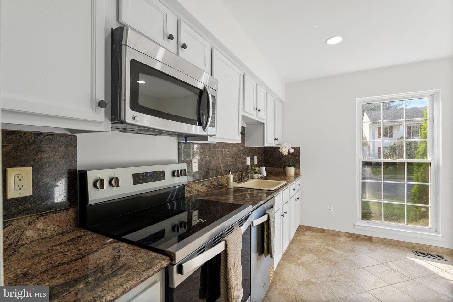 5926 Powells Landing Road photo 13