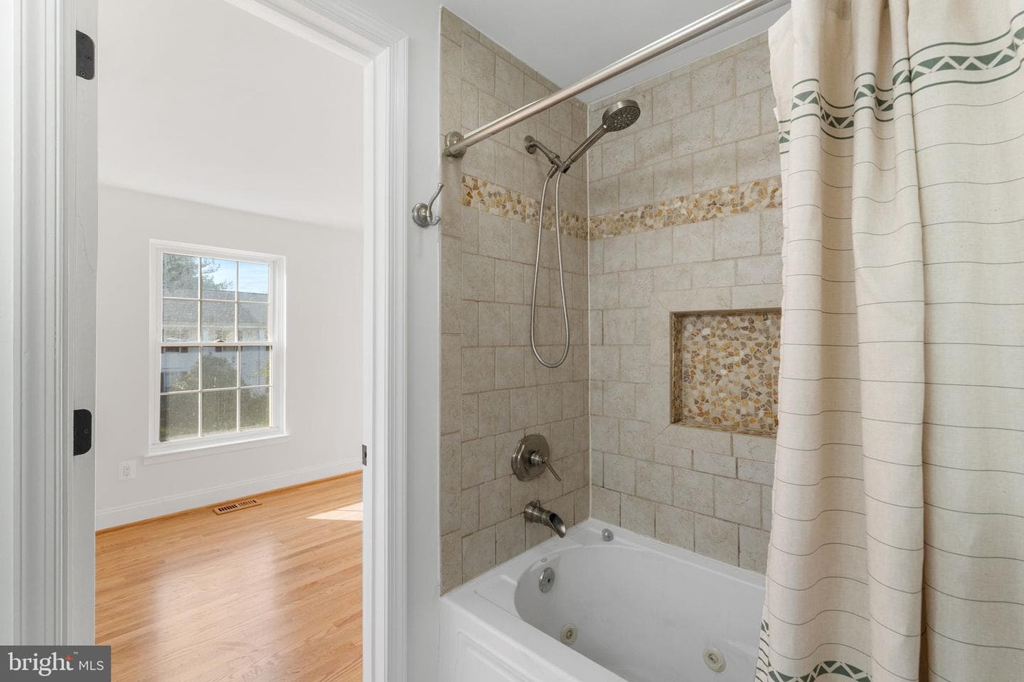 5926 Powells Landing Road photo 23
