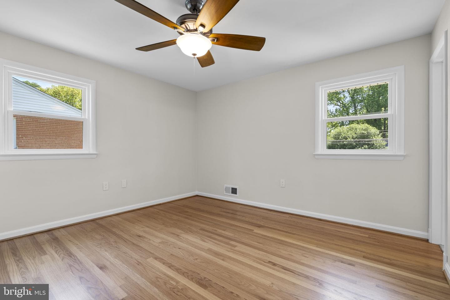 7530 Fairwood Lane photo 15