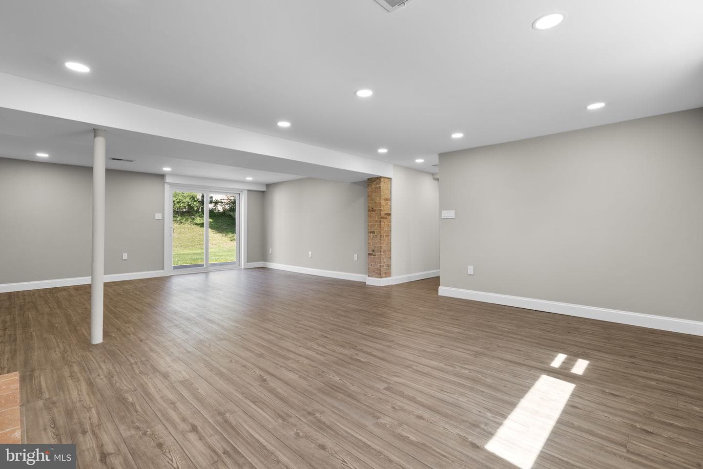 7530 Fairwood Lane photo 25