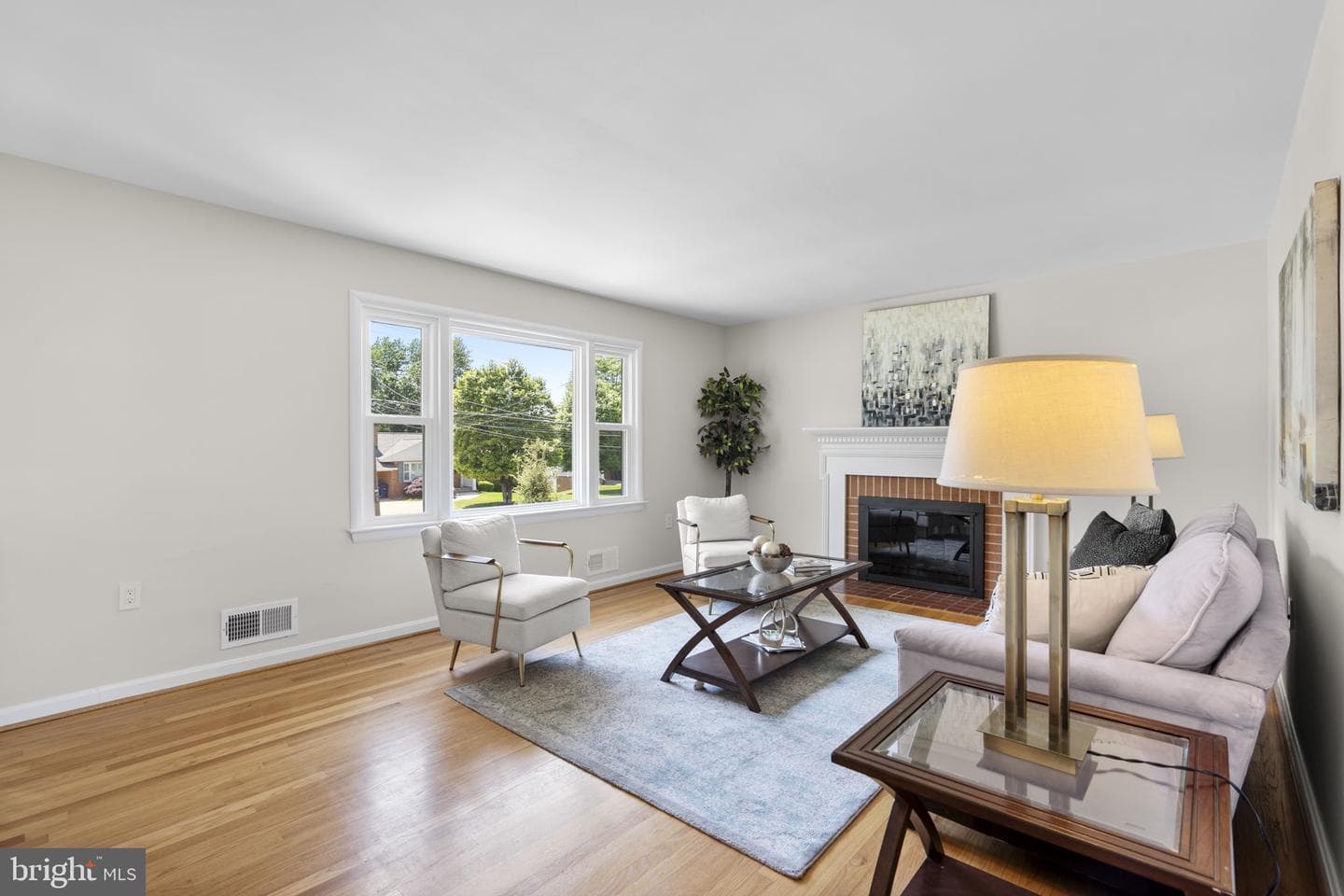 7530 Fairwood Lane photo 5