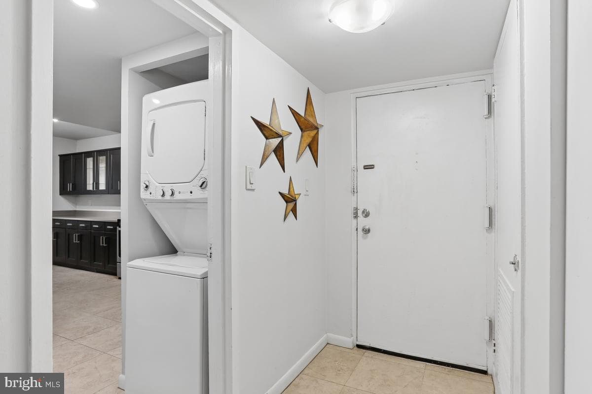 1527 Northgate Square photo 3