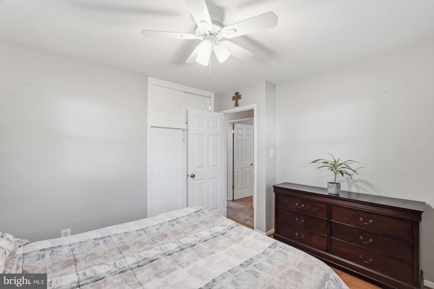 5414 Queensberry Avenue photo 24