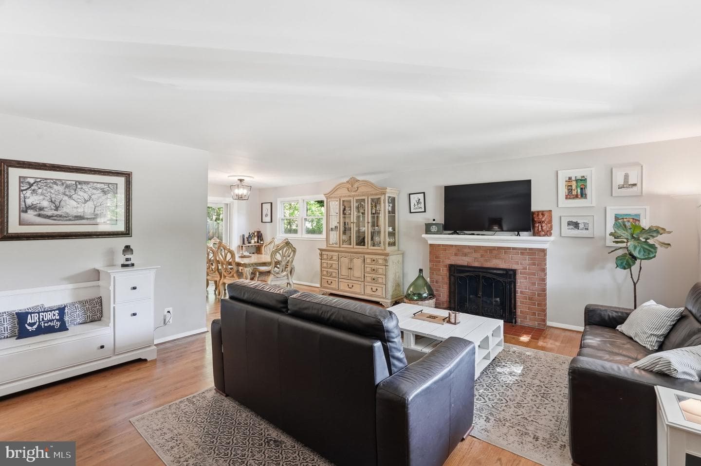 5414 Queensberry Avenue photo 8