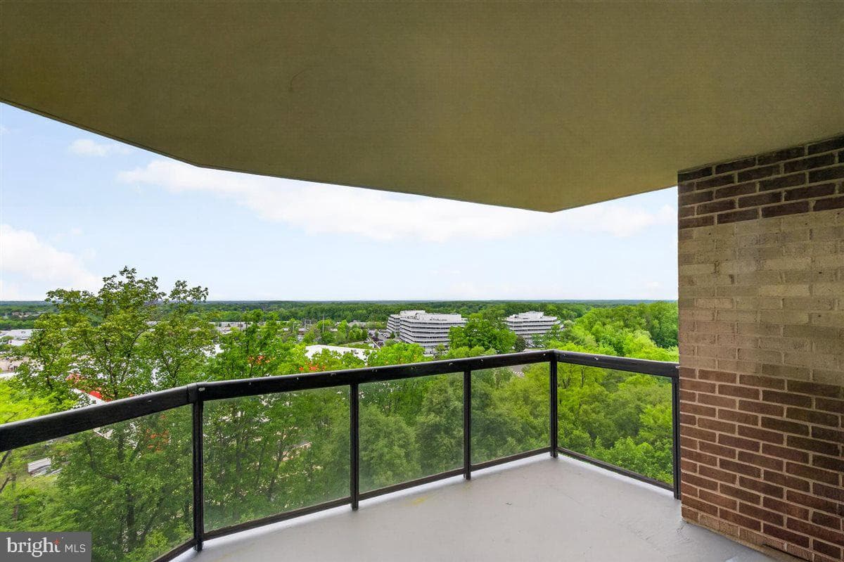 8370 Greensboro Drive #626 photo 15