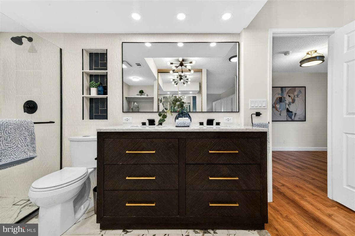 8370 Greensboro Drive #626 photo 24