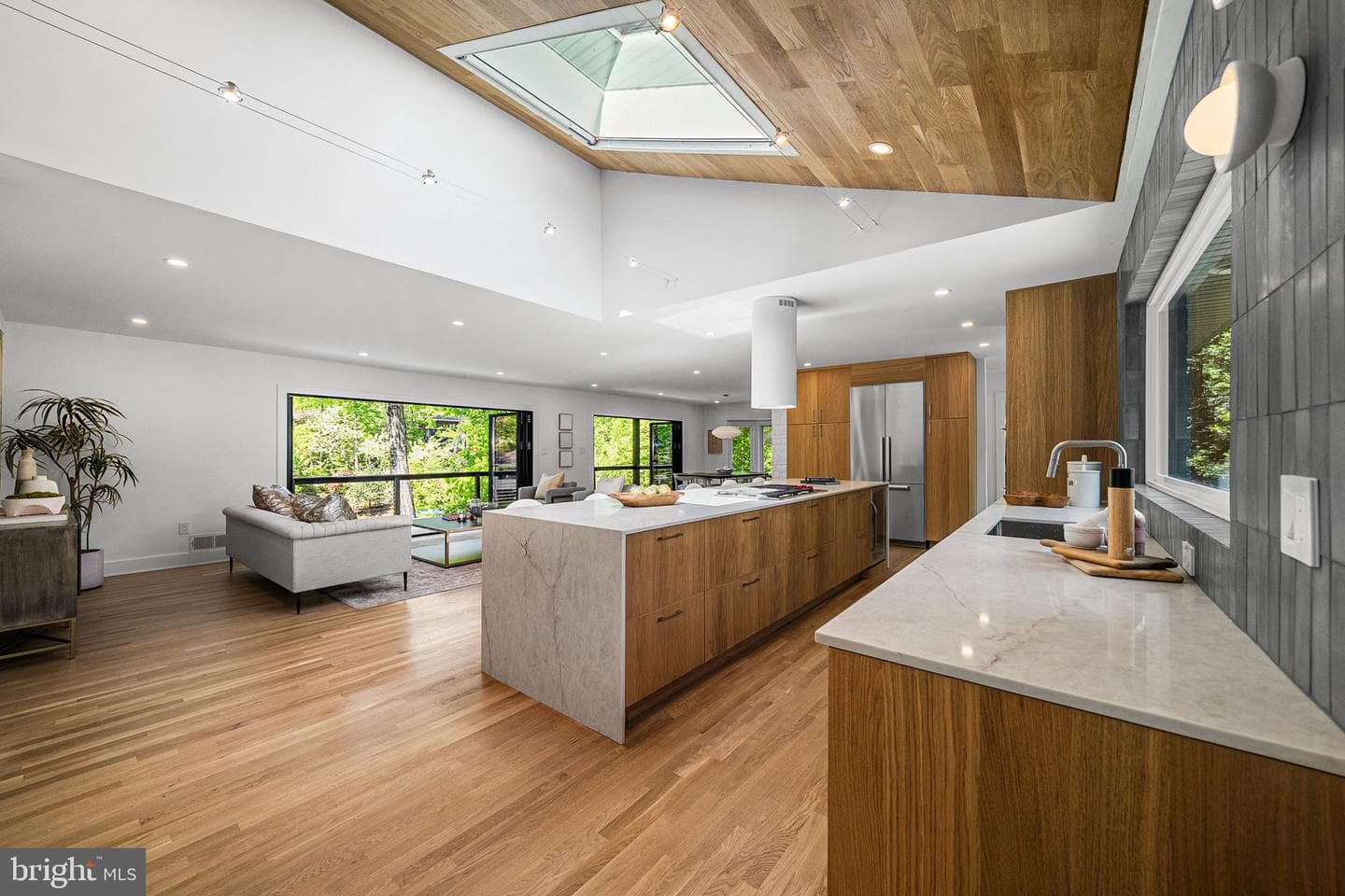3804 Lakeview Terrace photo 9