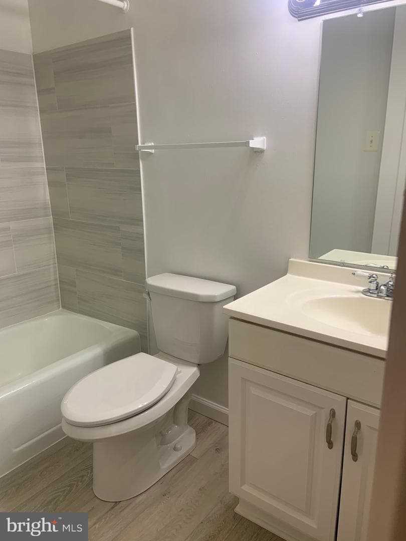 6001 Arlington Boulevard #903 photo 8