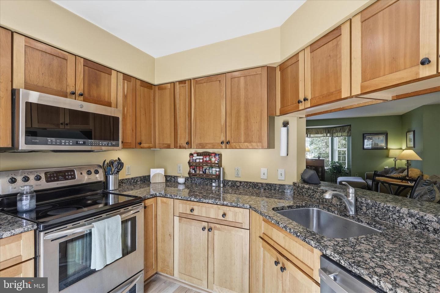 6013 Keble Drive photo 13