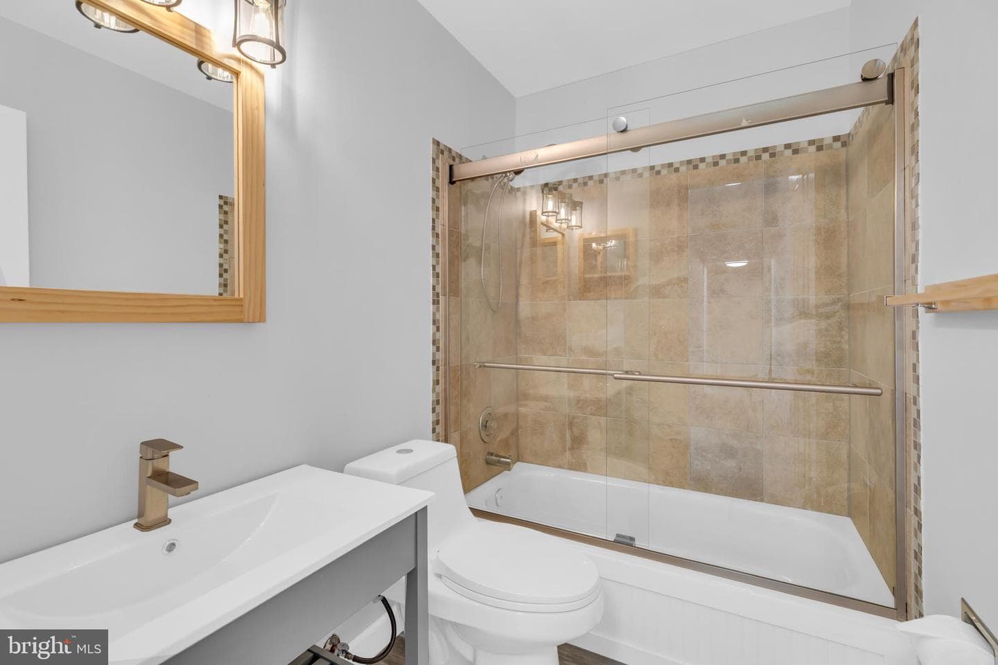 6458 Woodmere Place photo 15